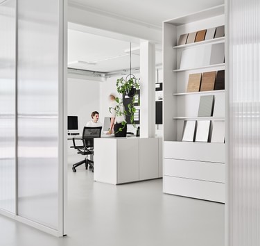 FF2202 Format Showroom 027 Screen 1600px