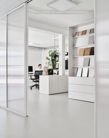 FF2202 Format Showroom 027 Screen 1600px